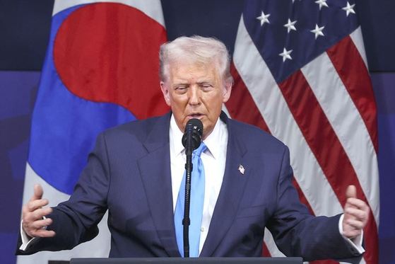 ‘벌써 두 달’ 쿠팡발 관세 음모론