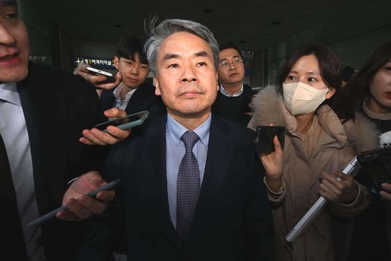 드러나는 ‘런종섭’ 막후 세력