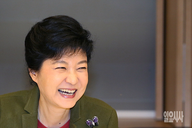 지방선거 이후 대규모 개각?
역대 최대 재보선, 과반 깨질까?