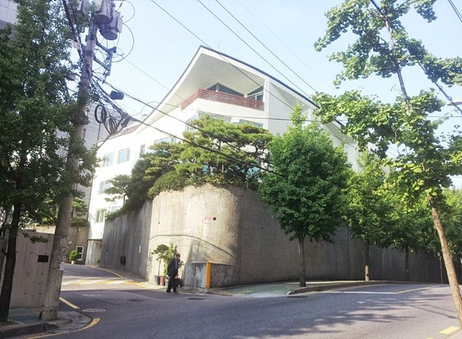 백종현 회장 일가 소유였던 서초구 방배동 빌라