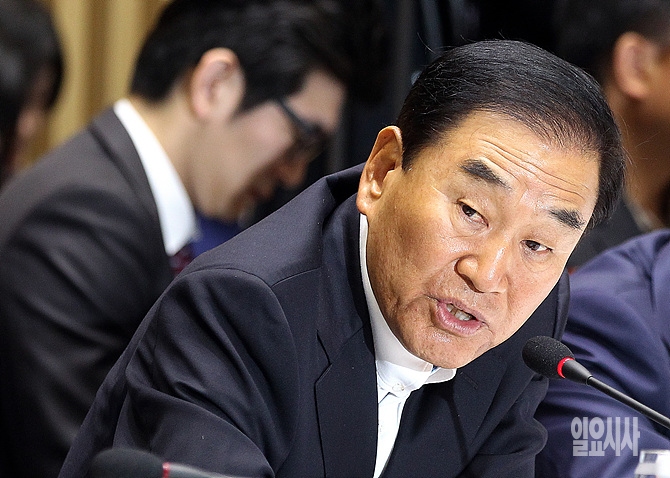 '친이계' 좌장이자 새누리당 중진(5선)인 이재오 의원