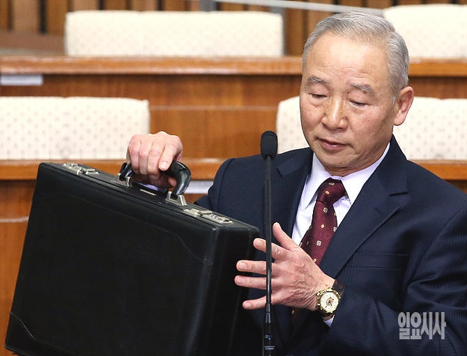 국정원이 내놓은 오류투성이 해명들
"경질은 기정사실…문제는 시기?"
