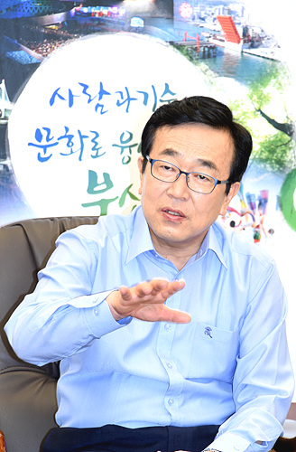 일자리 위해서라면 물불 안 가려
부산 바꿀 '안전시장' '혁신시장'