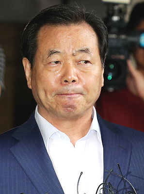 철도 관련 비리 의혹을 받고 있는 새누리당 조현룡 의원 <사진=뉴시스>