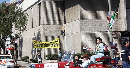 카퍼레이드 중인 새누리당 나경원 의원 <사진=뉴시스>