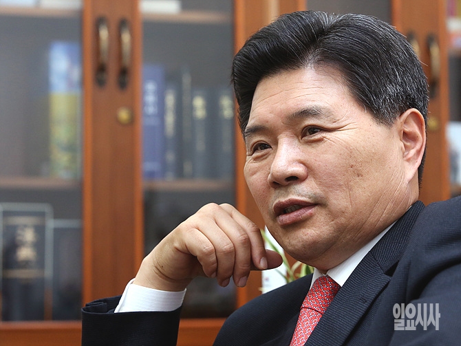 "카카오 주가하락, 사이버검열 때문 아냐"
"단통법 일단 지켜봐야, 폐지는 반대"
