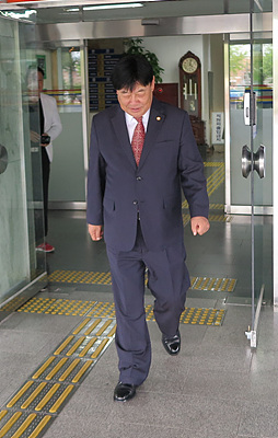 윤범로 충주시의장