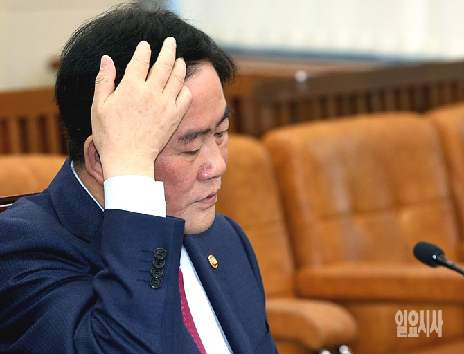 최경환 경제부총리 겸 기획재정부장관