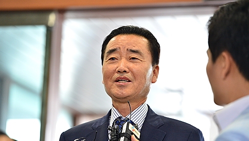'돈봉투 살포 혐의'로 15일, 당선무효형을 선고받은 김맹곤 김해시장