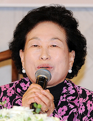탤런트 겸 배우 전원주