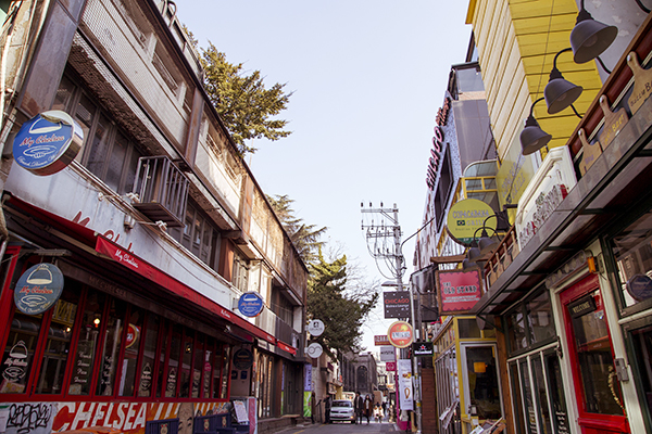다국적 문화를 느끼는 이태원 거리