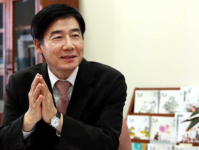 <일요시사>와 대담 나누는 이용호 국회 홍보기획관