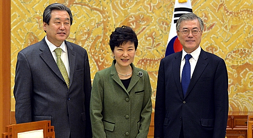 박근혜 대통령(사진 가운데)과 김무성·문재인 여야 대표