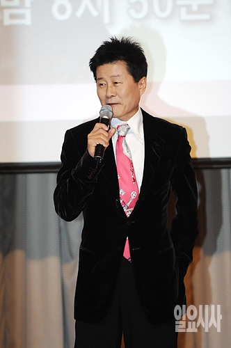 최근 원정도박설에 휩싸인 가수 태진아