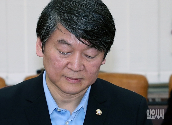 최근 새정치민주연합 지도부의 혁신위원장직 제의를 고사한 안철수 새정치민주연합 전 공동대표