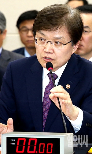 최양희 미래창조과학부장관