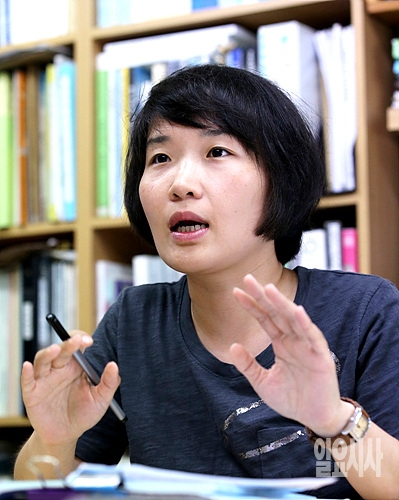 <일요시사>와 인터뷰하는 신수연 녹색연합 활동가