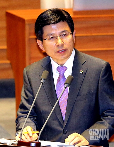 지난 24일, 국회 대정부질문에 출석해 의원들의 질문에 답변하는 황교안 국무총리