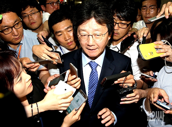 이념적 대립 양상 '구보수vs신보수'
중간 낀 중도파 '등 터질라' 눈치만