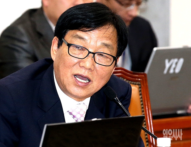 보건복지위원회 소속 새누리당 이종진 의원