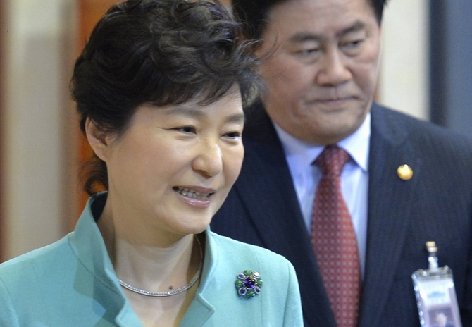 박근혜 대통령과 최경환 경제부총리 겸 기획재정부장관