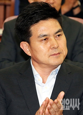 뜬금없이 20대 총선 불출마를 선언한 새누리당 김태호 최고위원