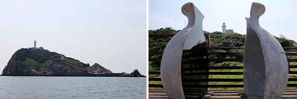 누운 옹기 또는 고래를 닮은 옹도 / 옹도등대 동백꽃쉼터의 옹기포토존