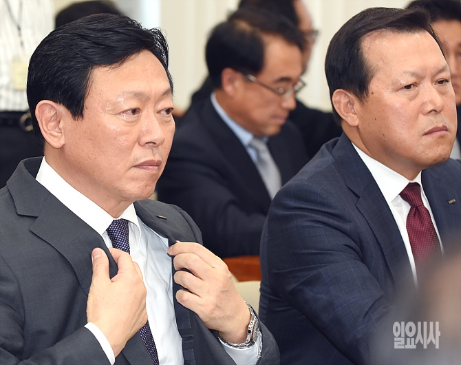 국정감사 출석한 신동빈 롯데그룹 회장