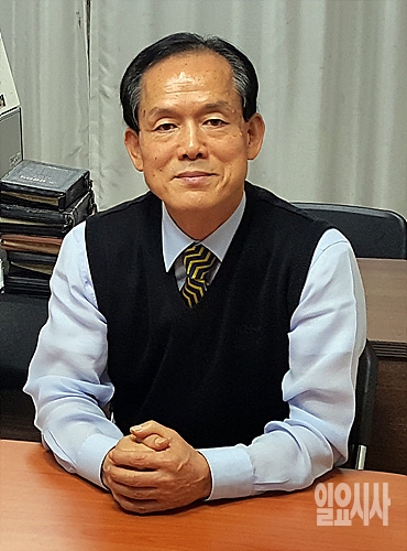 반기문 유엔사무총장을 지지하는 사람들의 모임인 장기만 '친(親)반연대' 대표