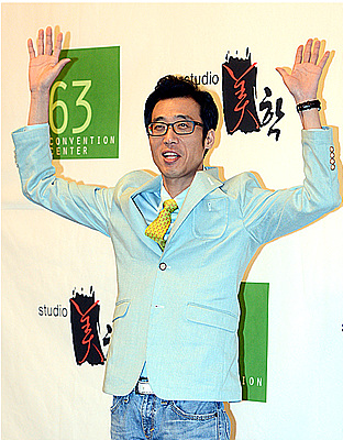 방송인 이윤석