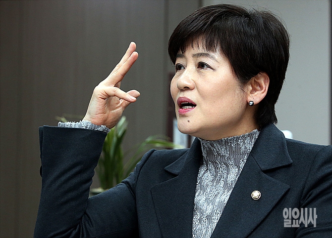 <일요시사>와 인터뷰하는 강은희 여성가족부장관 내정자