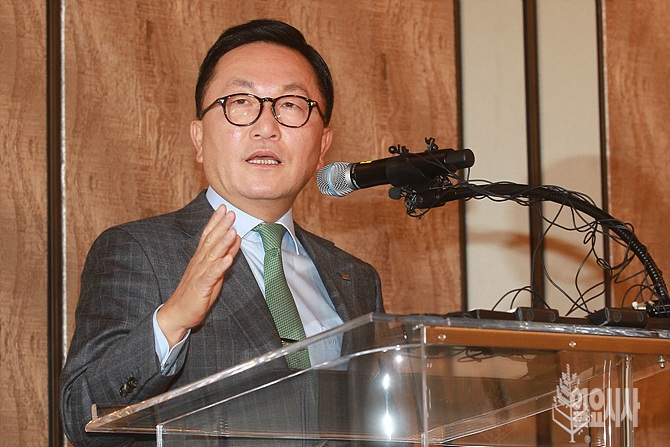 발언하는 미래에셋그룹 박현주 회장