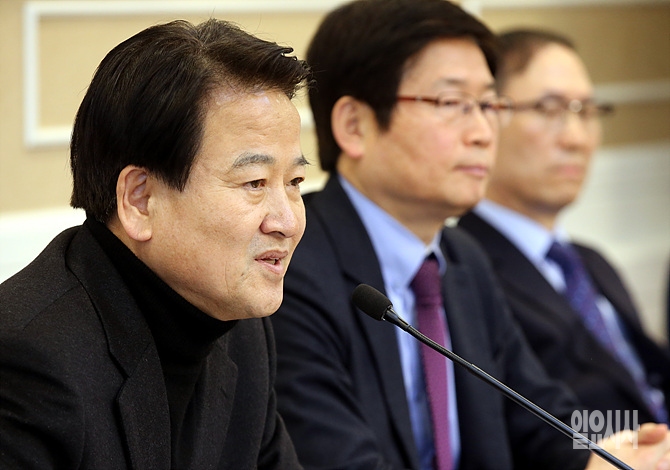 지난 19일, 국민의당에 전격 합류했던 정동영 전 통일부장관