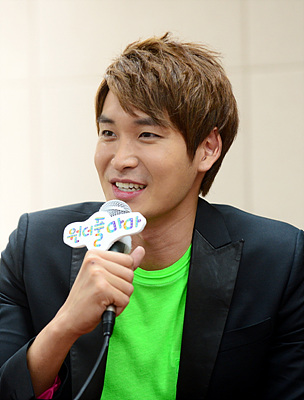 배우 정겨운