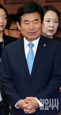 수원무 지역에 출마한 더불어민주당 김진표 후보