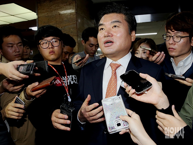 새누리당 원유철 비상대책위원장