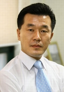 최민이 편집인 겸 편집국장