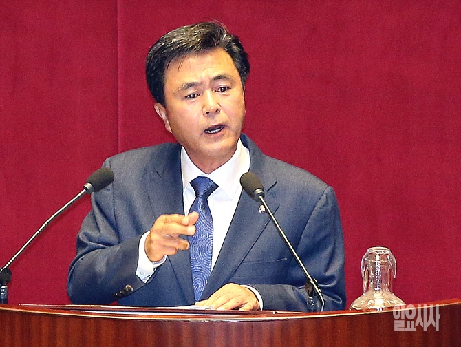 김태흠 새누리당 의원