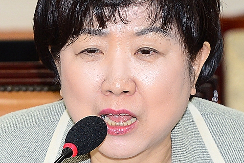 '친인척 채용 특혜 논란'에 휩싸인 박인숙 새누리당 의원