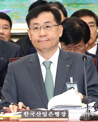 홍기택 전 산업은행장