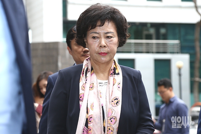 신영자 롯데장학재단 이사장
