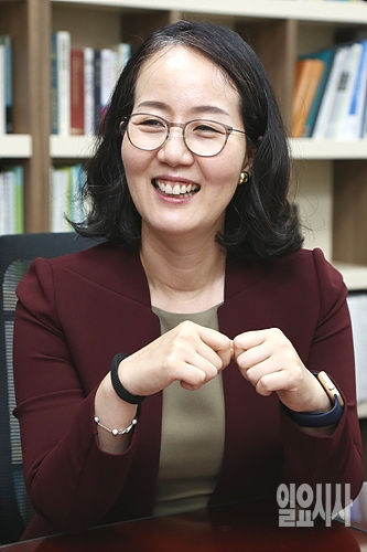 <일요시사>와 인터뷰 갖는 김현아 새누리당 의원