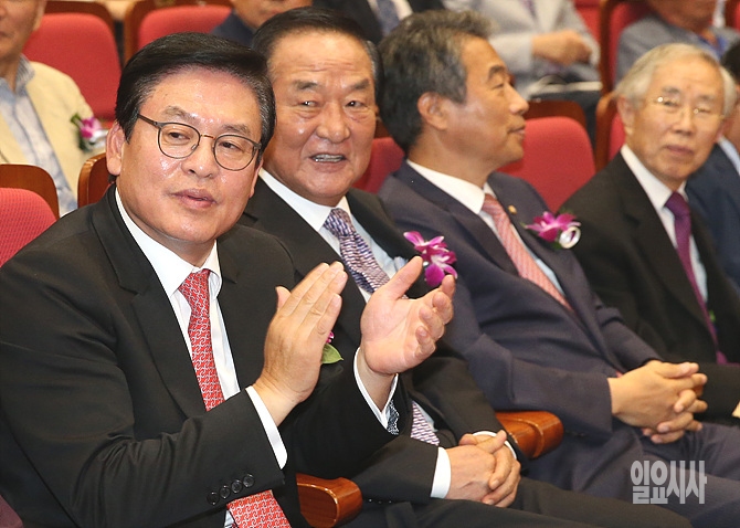 정우택 새누리당 의원