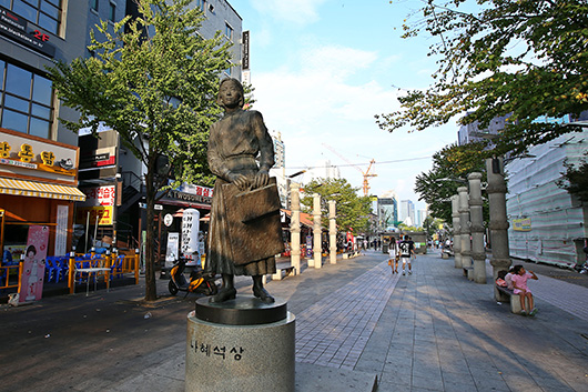 신여성이자 여류화가 나혜석을 기리는 나혜석거리