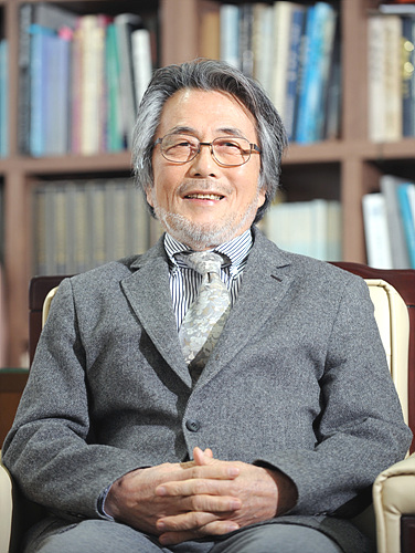 강봉규 작가