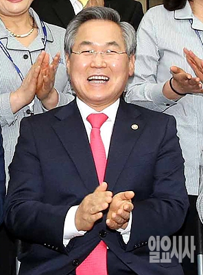 우윤근 국회사무총장