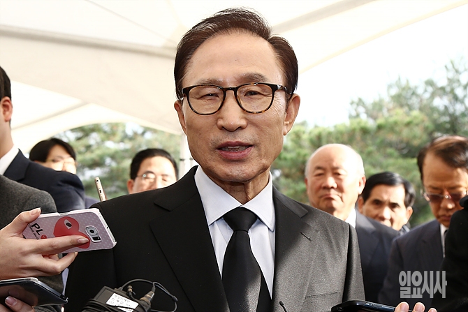 최근 새누리당 탈당을 선언했던 이명박 전 대통령