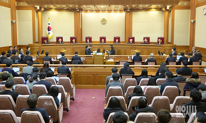 박근혜 탄핵소추 6차 변론기일 갖는 헌법재판소 재판관들<사진=사진공동취재단>