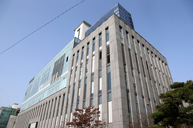 정권실세와 결탁했다는 의혹을 받는 차병우너 그룹이 오너 일가의 비윤리적 태도로 인해 손가락질을 받고 있다.