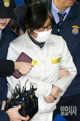 '최순실 게이트' 국정 농단 의혹으로 특검에 소환되는 최순실씨
